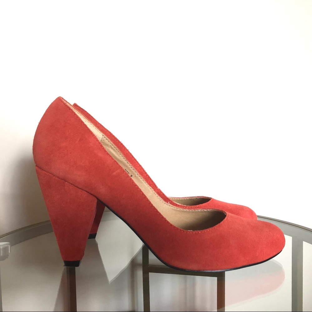 Urban Outfitters BDG Suede Coral Pumps
